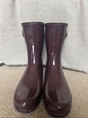Hunter Women's Glossy Plum Mid-Calf rain boot